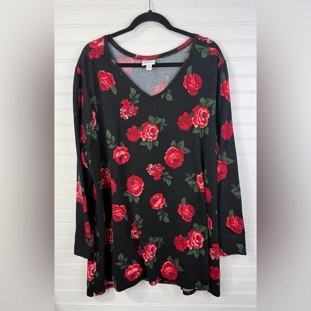 LuLaRoe womens Elizabeth Black and Red roses Floral Long Sleeve sweater top. 3XL
